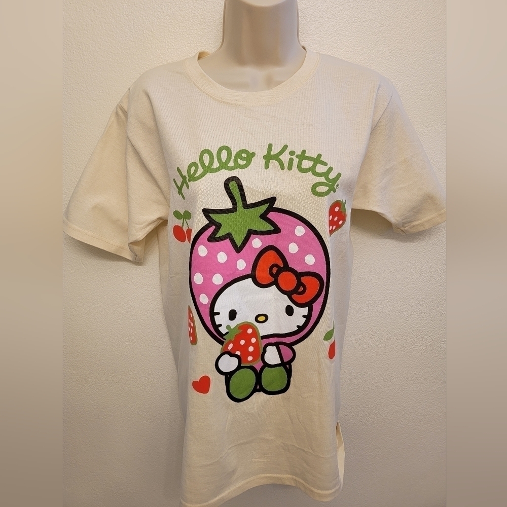 NWOT Hello Kitty Ladies Short Sleeve T-Shirt
